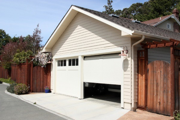 Reliable Residential Garage Door Installation Enhances Orange County, CA Homes